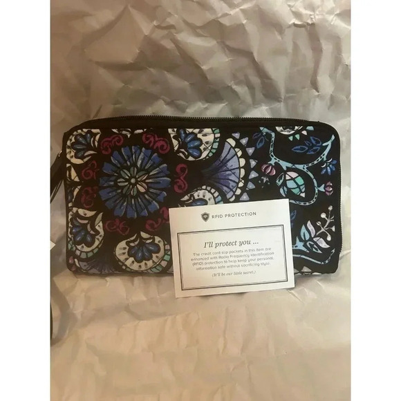 NWT Vera‎ Bradley Retired Pattern Bramble Iconic Pouch Wristlet - Picture 8 of 13